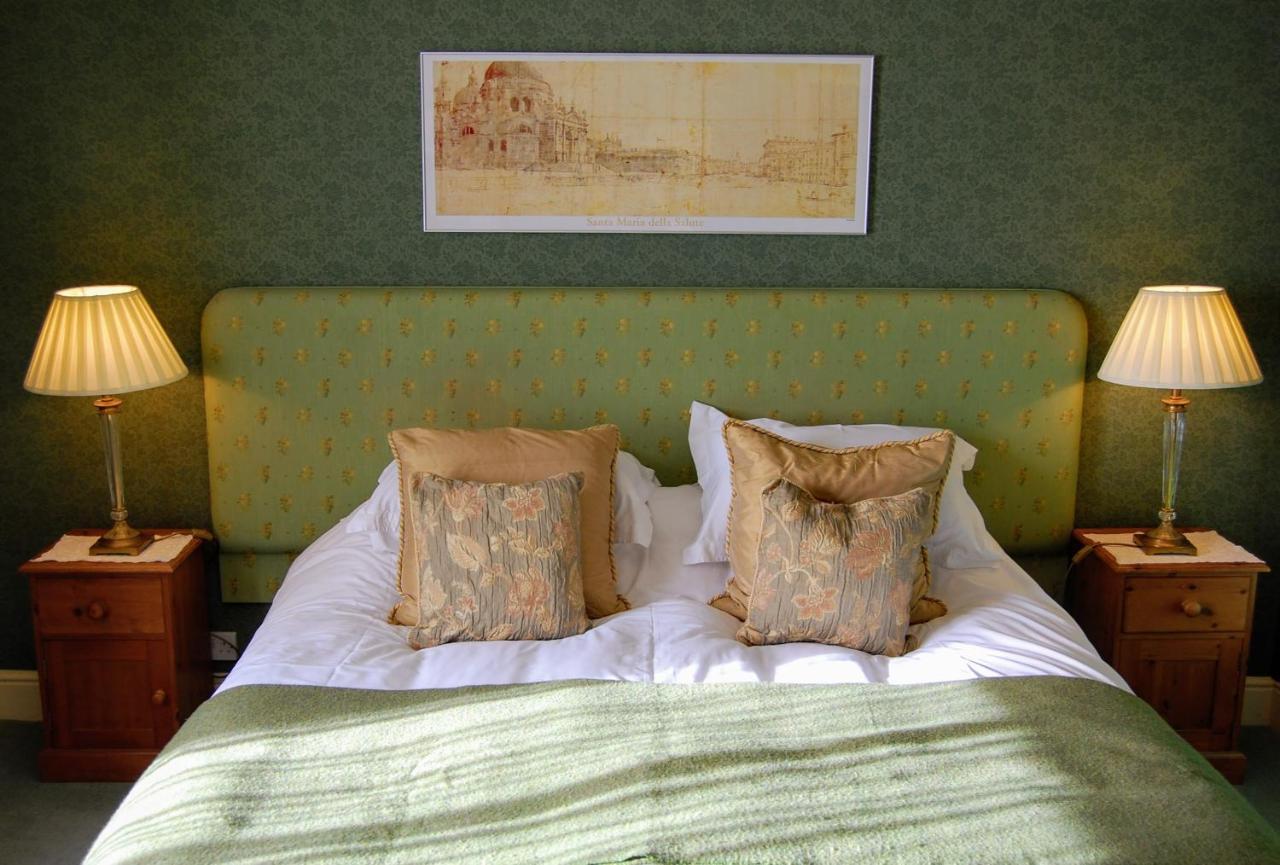 The Old Vicarage Dolfor Otel Newtown  Dış mekan fotoğraf